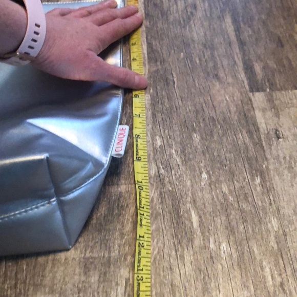 2/$10 Clinique Tote - Picture 3 of 8